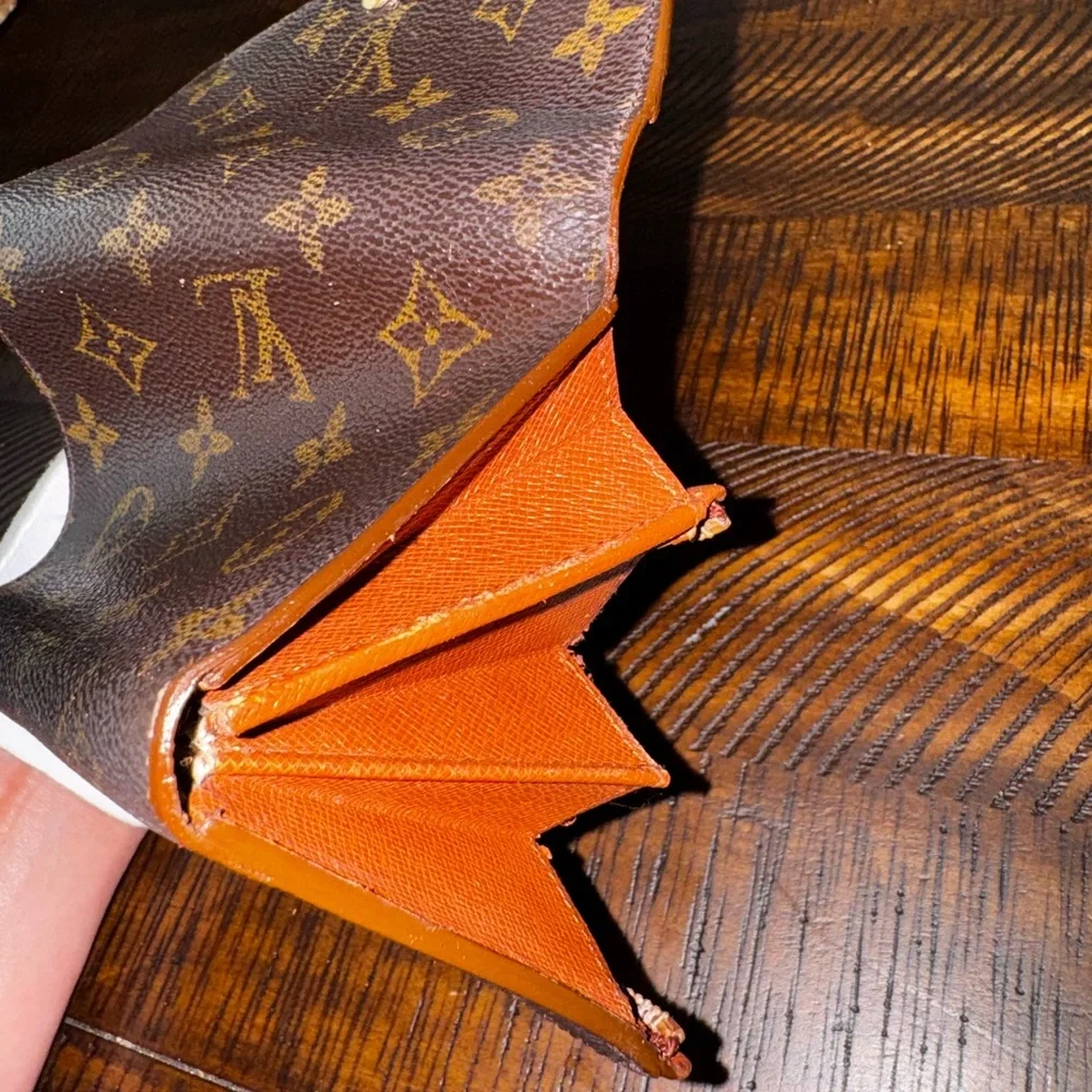Louis Vuitton
Vintage 1998 Porte-Monnaie Tresor billet Wallet - Picture 14 of 17